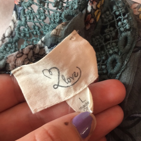 Floral blouse - Picture 3 of 4